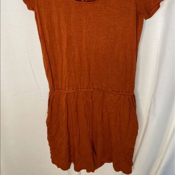 Pink Rose Romper with Pockets - Picture 3 of 4